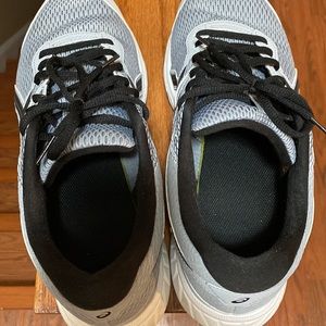 Men’s Asics running shoes